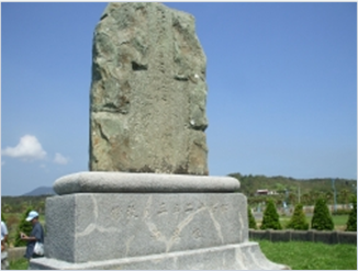 1874年西郷従道軍の上陸地点の碑と、戦場の碑