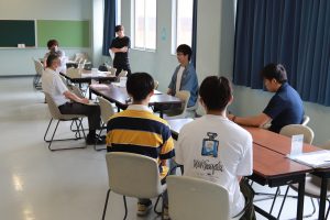 ２年生対象 公務員プログラム夏季集中講座を実施