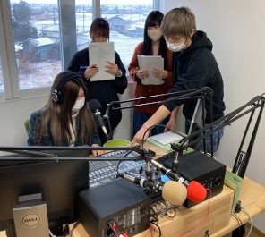 本学学生がFMラジオ「FMわたらせ」のパーソナリティを担当します!